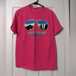 Womens Hot Pink San Antonio Tshirt. Medium.‎